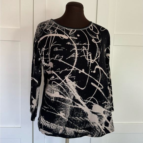 Jess & Jane Abstract Print Studded Accents Cotton Top - Picture 4 of 8